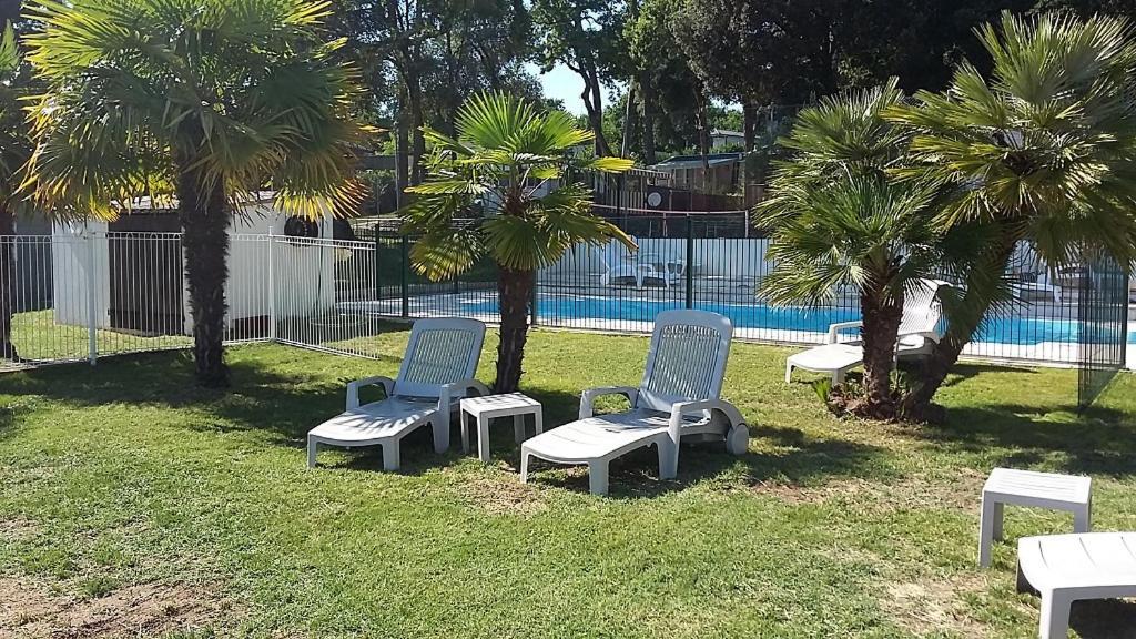 Camping Les Chenes Verts Meschers-sur-Gironde Exterior foto