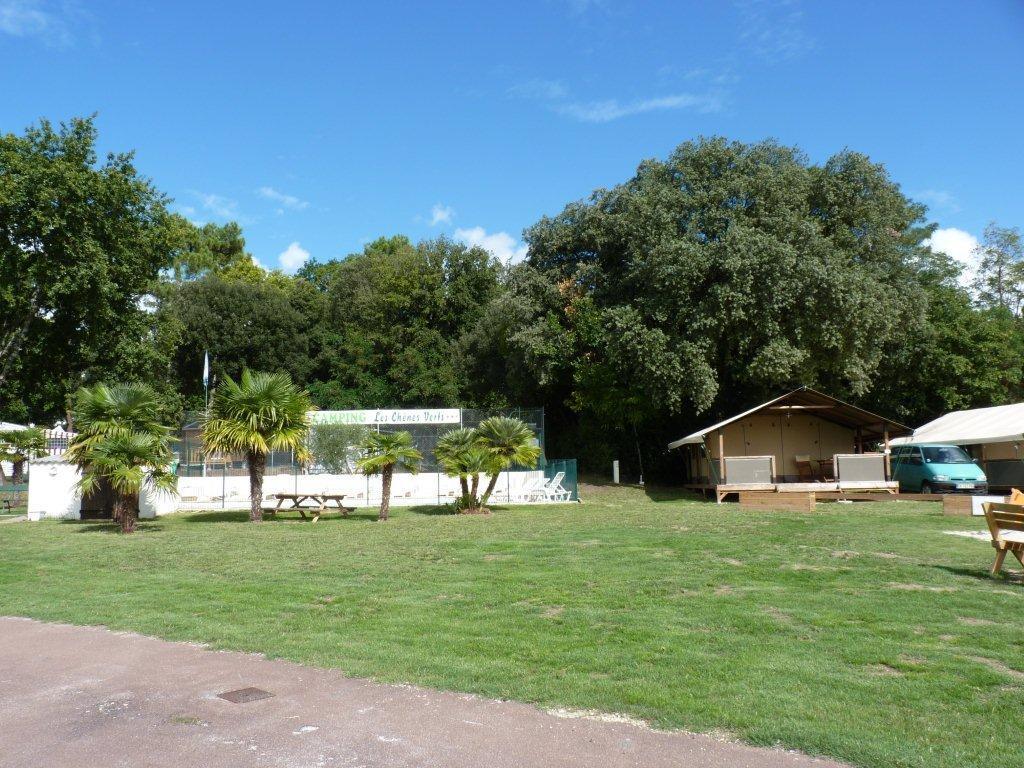 Camping Les Chenes Verts Meschers-sur-Gironde Exterior foto